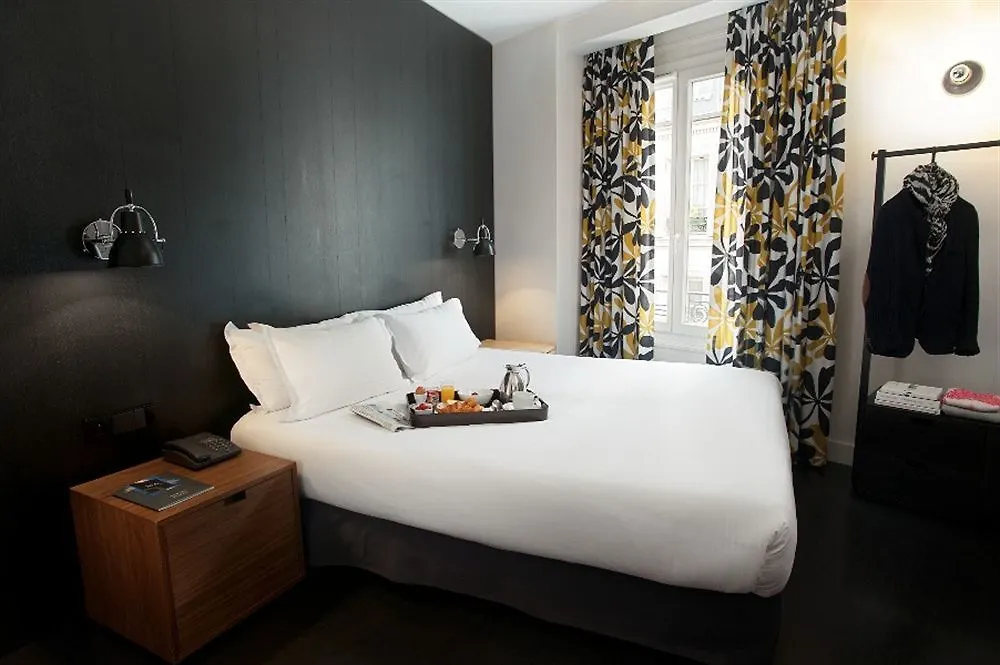 9hotel Opera